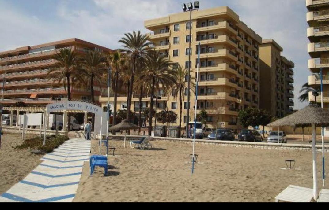 Apartamento Ronda 4 Boliches Primera Linea De Playa Fuengirola Luaran gambar