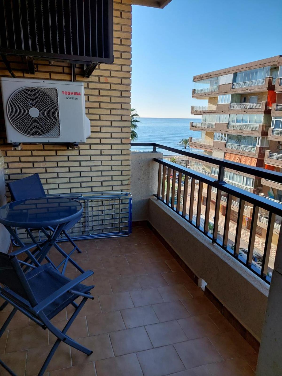 Apartamento Ronda 4 Boliches Primera Linea De Playa Fuengirola Luaran gambar